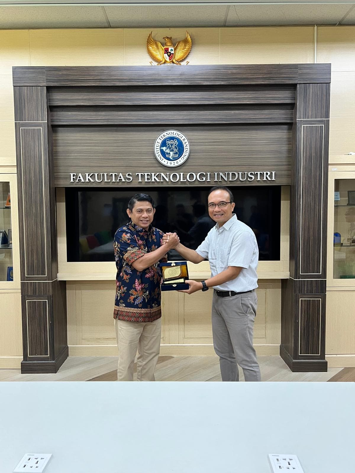 image of article Strategic Collaboration Between AFM Laboratory FTI ITB and Universitas Negeri Medan: Strengthening Research and Academic Development Across Regions